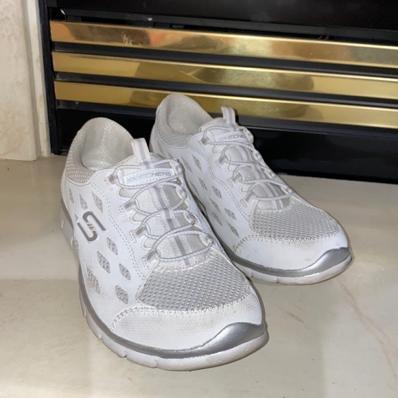 lacoste one strap trainers